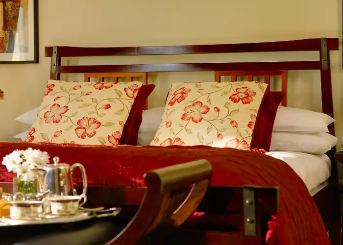 Castlewood House 5* 딩글